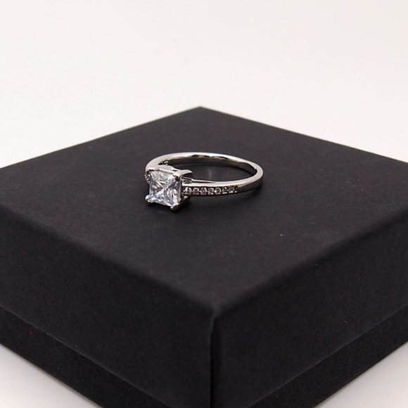 Stunning Princess Cut 1.00ctw Diamond Bridal Ring 925 Sterling Silver - Picture 5 of 9